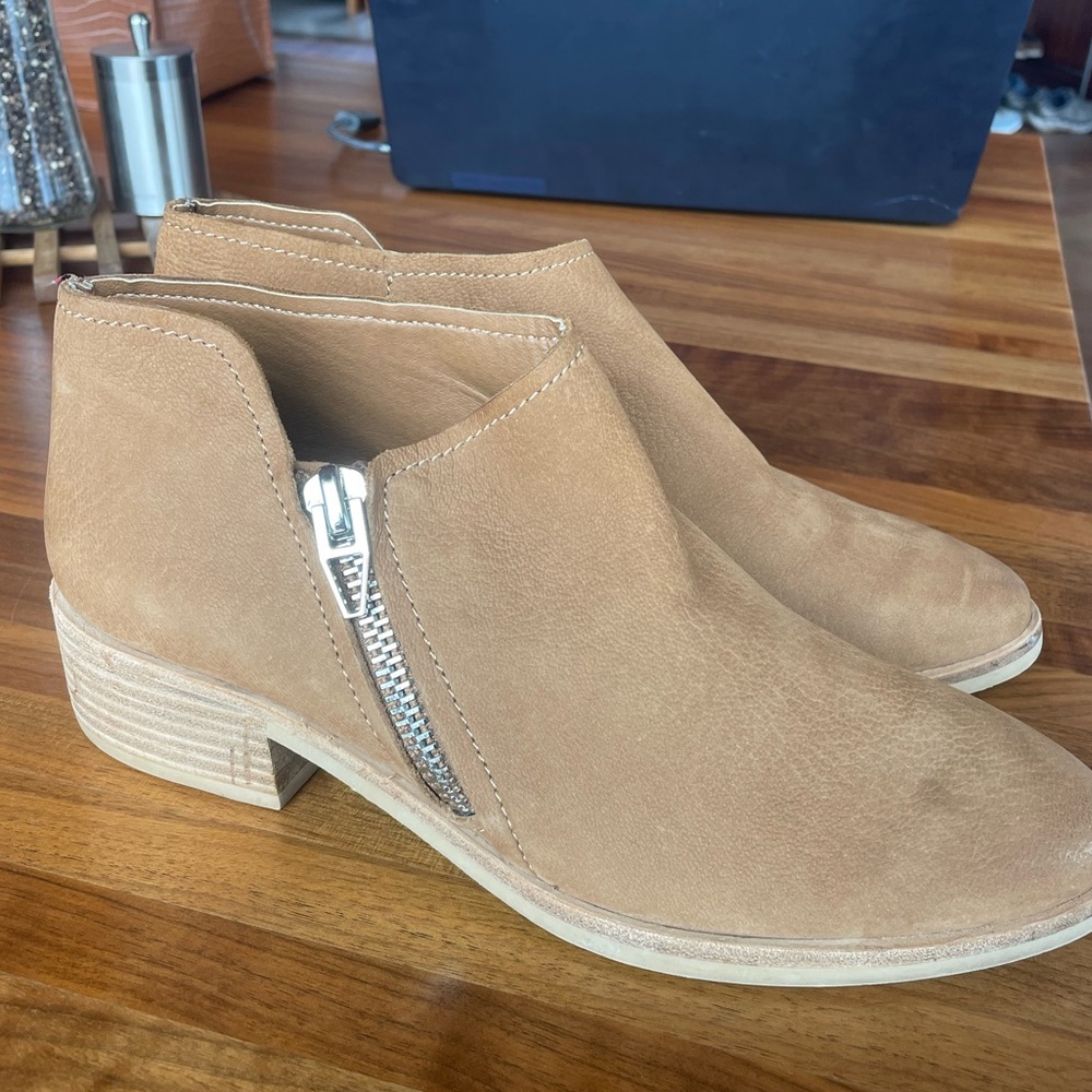 Dolce vita ankle booties